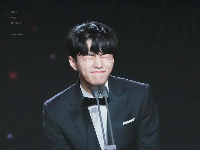 INFINITE L、俳優として授賞式参加の表情が話題