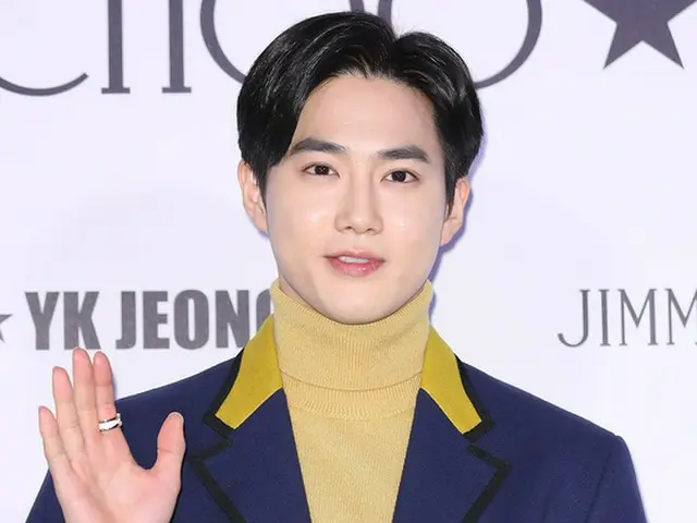 EXO スホ、ファッション・ブランド「JIMMY CHOO」フォト・コール行事に参加中。