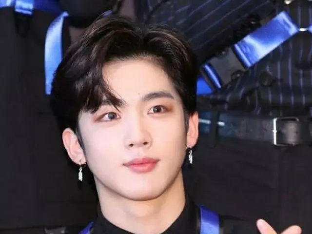 解散決定のX1、キム・ヨハンは俳優活動。