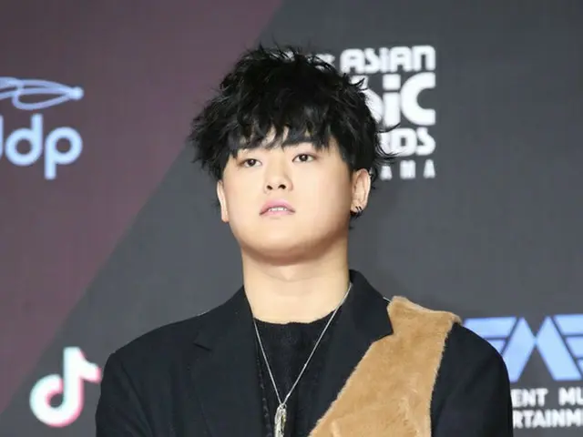 ラッパーのビンチェン、SNSで脈絡なく故 ソルリ や ジョンヒョン(SHINee)の名前を出した騒動を謝罪。