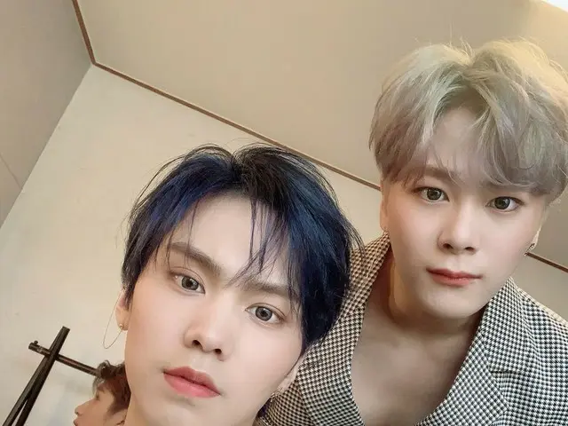 【T公式】ASTRO、誕生日のお祝いハムドァ〜 今後どのように多くの誕生日を一緒にするか？ ヘンニム心から誕生日おめでとう🎊 今日は誰よりもたくさん食べて誰よ