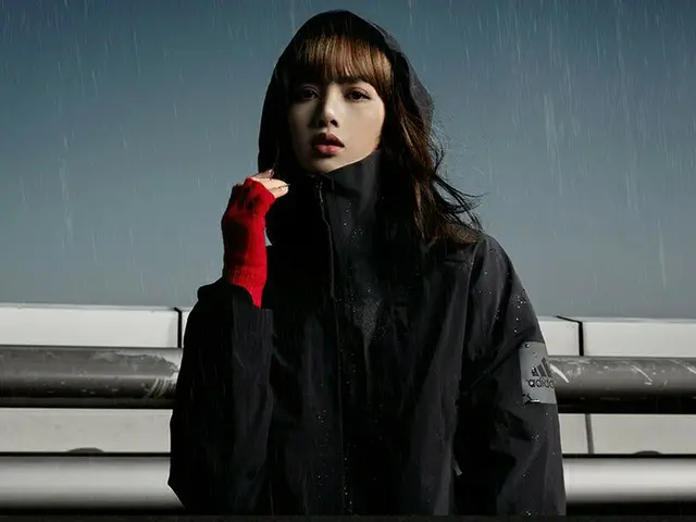 BLACKPINK LISA、adidasのSS20シーズンマイシェルターのグラビア公開