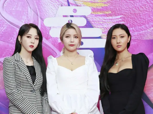 MAMAMOO、3人で「HIGH1 SEOUL MUSIC AWARDS」レッドカーペットに登場。