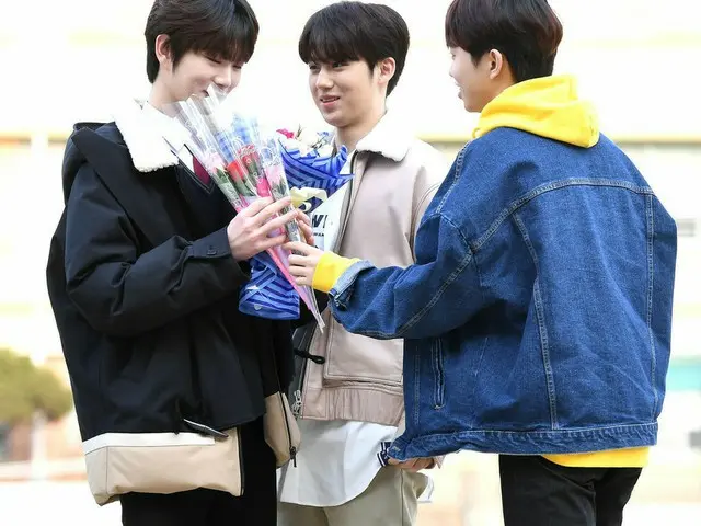 「 PRODUCE X 101 」出演の チュ・チャンウク、キョンソン高校卒業でキム・ミンソ、チャ・ジュンホ、キム・ドンユン、ファン・ユンソン、イ・ヒョプに祝っ