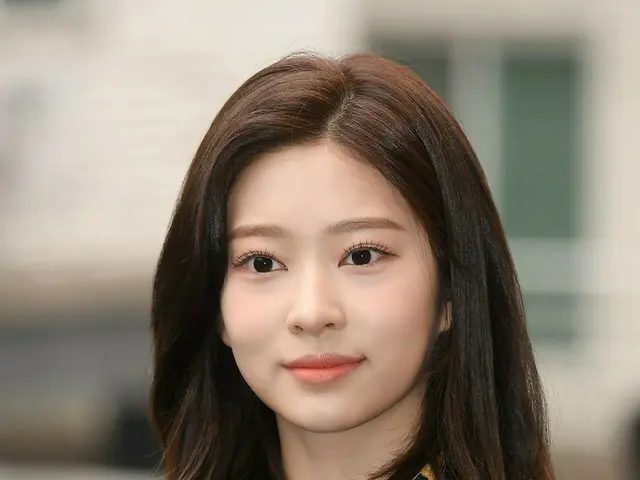 IZ*ONE キム・ミンジュ、ソウル公演芸術高校の卒業式に出席