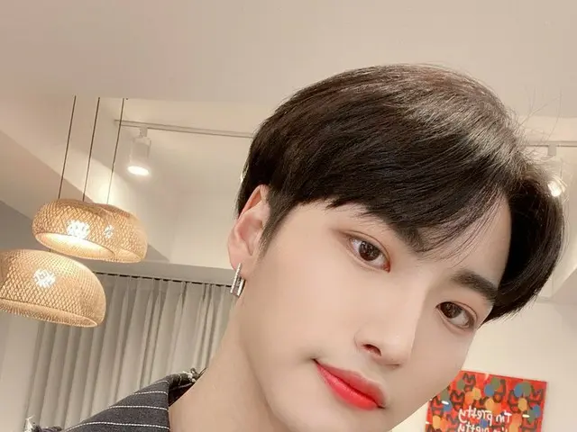 【T公式】ATEEZ、[ #化]今日は誰よりもオシャレ可愛いこのティーニ！ 今日一日もお疲れさまでした❤️❤️ #ATEEZ #ATEEZ
