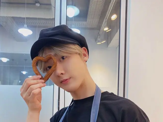 【T公式】ASTRO、ハート作ったロハ🧑🍳 おやすみ❤️ #睡眠に入っ #上げ #再び寝