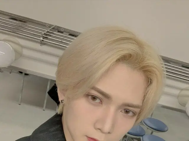 【T公式】ATEEZ、[ #女子商業高校]このティーニーまあです？昨日、このティニ考えながら撮った写真！ #ATEEZ #ATEEZ