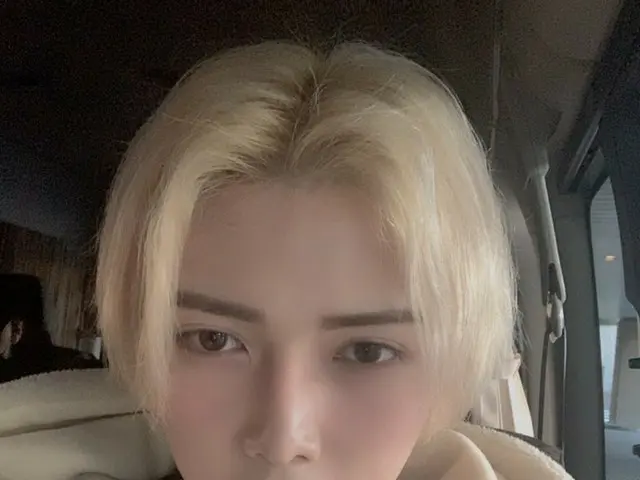 【T公式】ATEEZ、[ #女子商業高校]シミ・汚れたときに撮った写真😆最近チキンもよく食べジャルジャゴよく過ごしていますこのティーニも元気のです？#ATEE