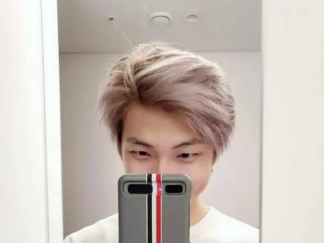 #防弾少年団(#BTS)のRM、「絶対スマホを落とさない方法」が韓国で話題
