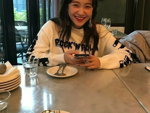 Red Velvet イェリ、TWICEナヨンとの「仲良し」が韓国で話題
