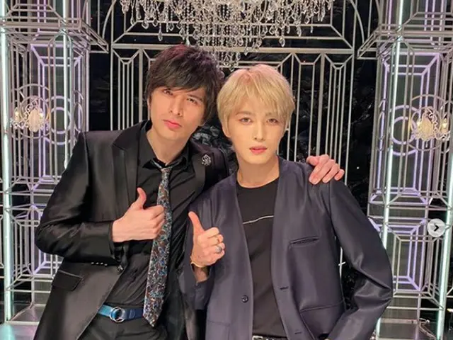 キム・ジェジュン(JYJ)、21日放送のFNS音楽特別番組「春は必ず来る」に共に出演した城田優との2ショット公開