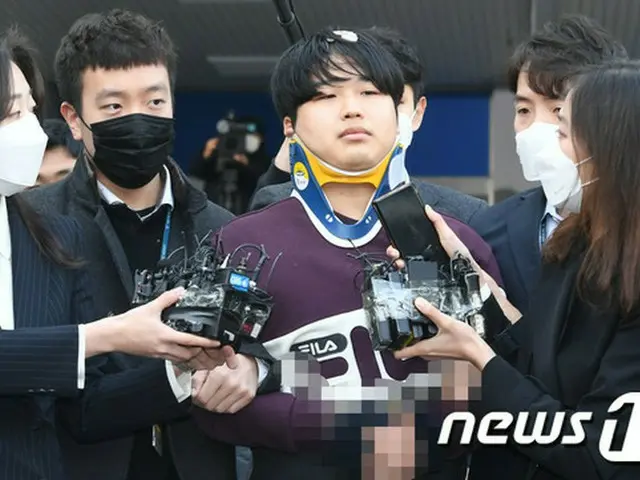 “Telegramのn番部屋事件”のパクサ部屋を運営していたチョ・ジュビン容疑者、ソウル・鐘路警察署から中央地方検察庁に移送される前に被害者らに謝罪