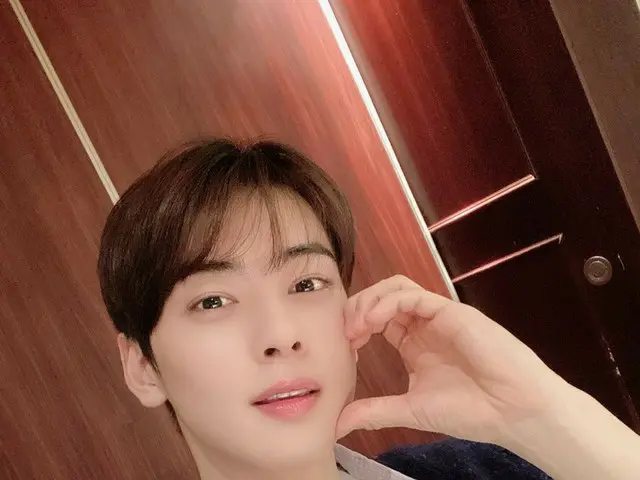 【T公式】ASTRO、さっきあらかじめ私の誕生日を祝ってくださったすべての方々！特に私たちのアロハもありがとう♥ おかげでとても幸せだああああ #ロハ守護#ドン
