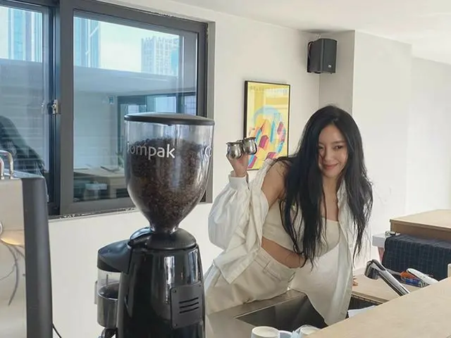 【g公式】T-ARA_ヒョミン、5F Barista☕️ 本スタジオ5階に来たら、私がコーヒーをいれますね..？   