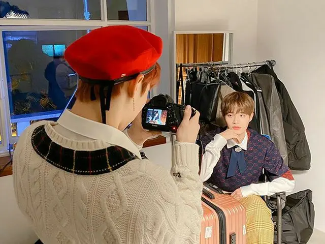 【G公式】AB6IX、🌸ぷにぷにコントクがする写真を撮って周期難しいジュンマル〜ああ！皆さん、私SNSを使用したかぴったり1周年ですよ！さらにドド多く見つけて