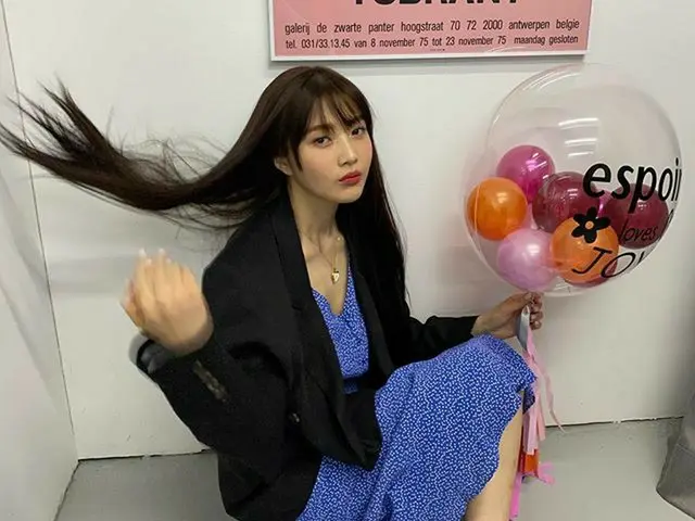 【g公式】RED VELVET_ジョイ、気球に私の顔モヤ😆espoir_makeup💙💙   