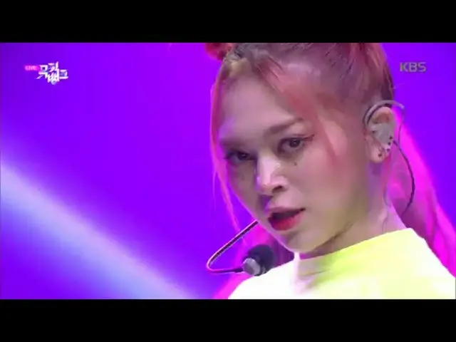 【公式kbk】Kitty Run  -  AleXa(アレクサ)[MUSIC BANK / Music Bank] 20200410   