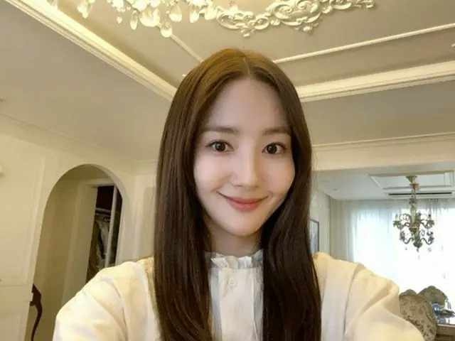 【g公式】女優パク・ミニョン、YouTube来ている来ている🎬#youtuber   