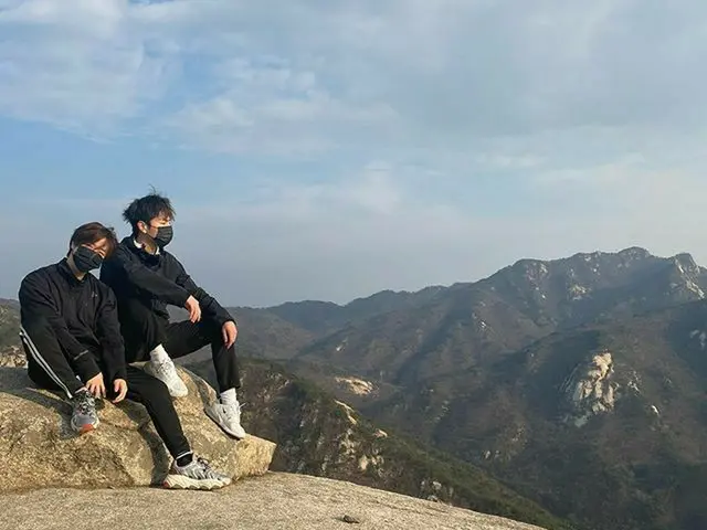 【G公式】iKON JU-NE、生涯初の登山😁   