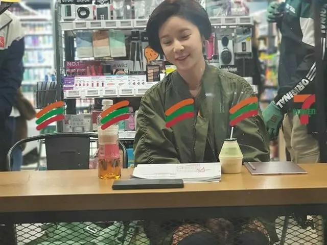 【g公式】女優ファン・ジョンウム、コンビニでバナナ牛乳ラミー🙉   