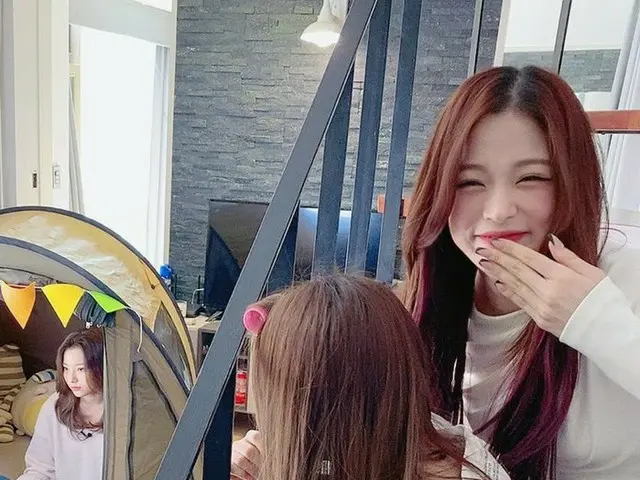 【t公式】fromis_9、[ #from_これ📸]虎視眈々姉にいたずらタイミングを狙う章クドゥル👀❣ #チェヨン #ジホン  #fromis_9   #f