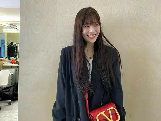 【g公式】RED VELVET_ジョイ、職人は、ツールをせいていない🤨 カメラ携帯電話でもよく撮るオンリーsopialand   