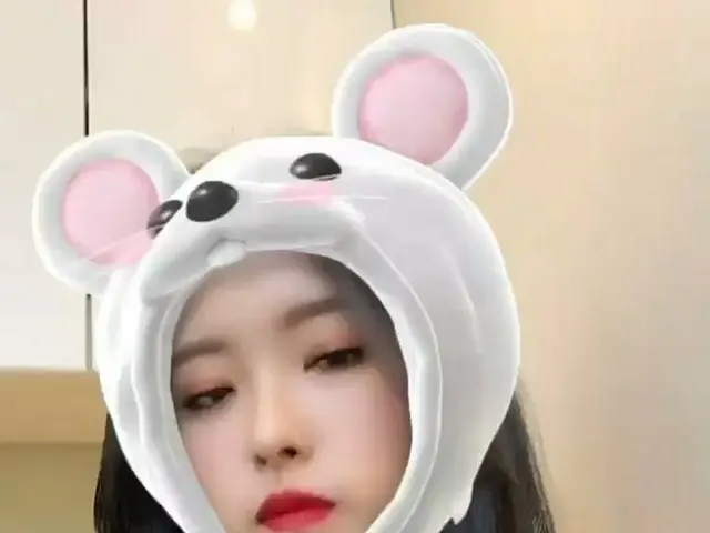 【t公式】今月の少女(Loona)、[今月の少女(LOONA)キクキク #189] 蛇#OliviaHyeを触れてはいけない👊   #今月の少女(LOONA)