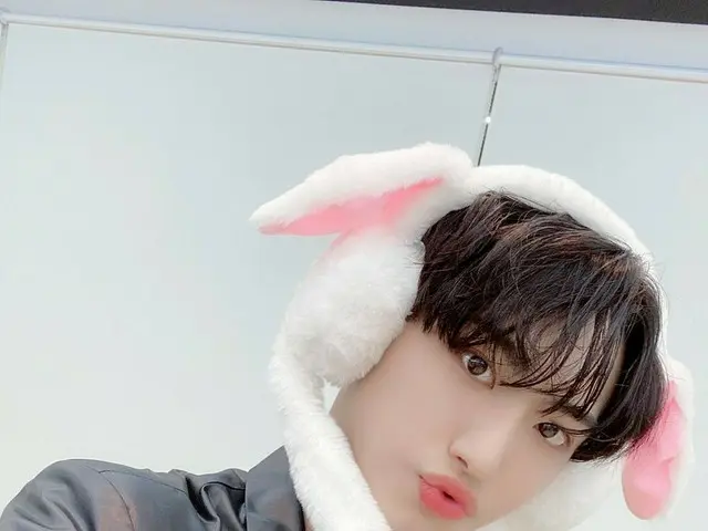 【T公式】ATEEZ、[📷] ATEEZとする静か中呼出し🎧V LIVE Behind Photo  ⠀ 今日もATEEZとくれてありがとう🥰 これからよ
