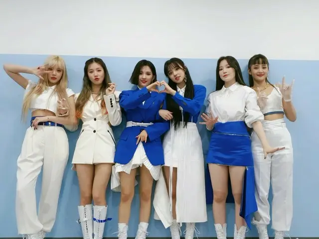 【t公式】(G)I-DLE_、[📸] 20200417シンプリーケイポップ湿っぽい天気を追い出す清涼美貌！🌬  (GOD)I-DLEがシンプリーに来ました❤
