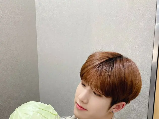 【T公式】ASTRO、みなさん！キャベツが身にそういいハネヨ^^食べ物と一緒に炒めて食べてもおいしく軽く茹で味噌撮って食べてもとてもおいしいんです！(笑)  #