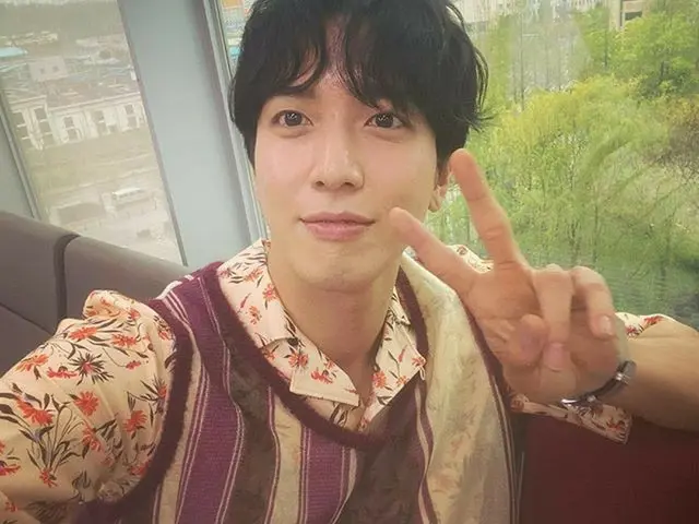 【G公式】CNBLUE_ヨンファ、化🌸社🌼🌈天気はオジュンチュン🌂ところで雨の日が好きです🙈   