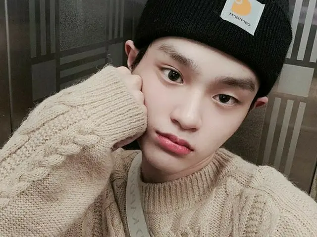 【G公式】AB6IX、 #エレベーターの中でセルカを取った😘   