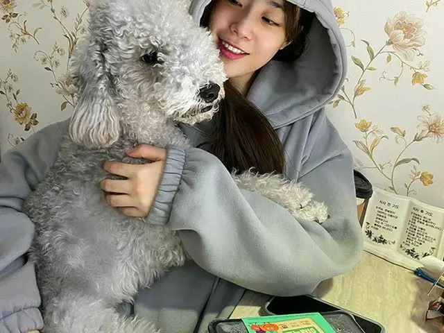 【g公式】KARA_ヨンジ、宇宙よ〜ママご飯食べるされて...🐶   