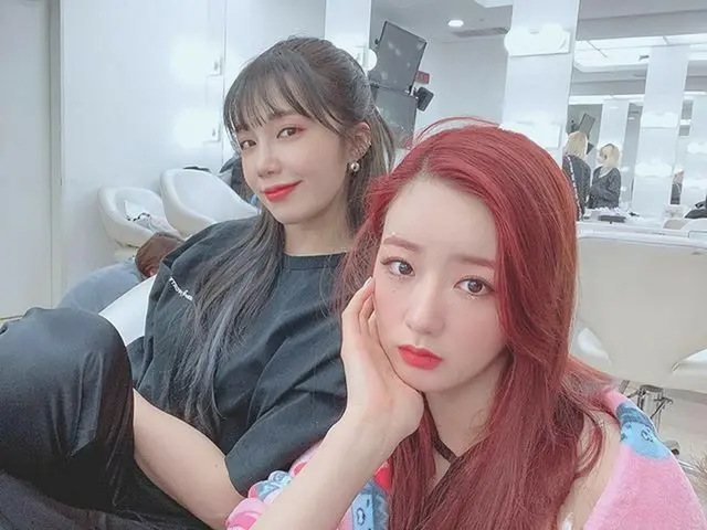 【g公式】Apink_ウンジ(EunJi)、@ _ yoonbomi_ つつく🖤   