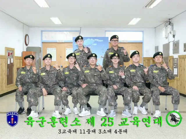 WINNER キム・ジヌ、陸軍訓練所での集合写真公開される…前列左から2人目