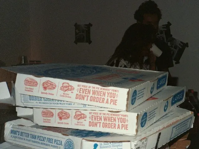 2NE1 CL、練習中の「食事」を公開。