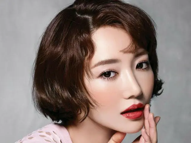女優コ・ジュンヒ、画報公開。