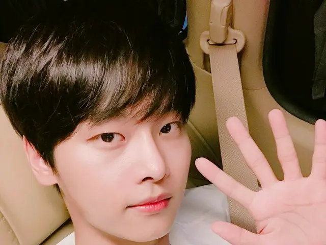 【JT公式】VIXX、RT RealVIXX: 私はロビックだ. STARLIGHT要員たちのために準備した #エン 要員の 28TH BIRTHDAYBUSK
