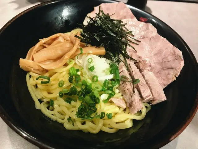 2NE1 出身Dara、東京で油そば。