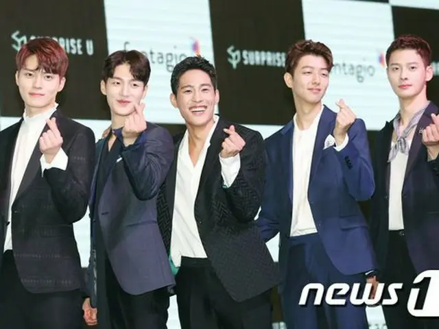 サプライズ 5urprise の後輩俳優グループSURPRISE U、デビューショーケースを開催。