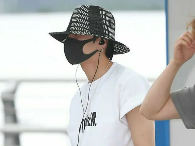 VIXX レオ、空港ファッション。