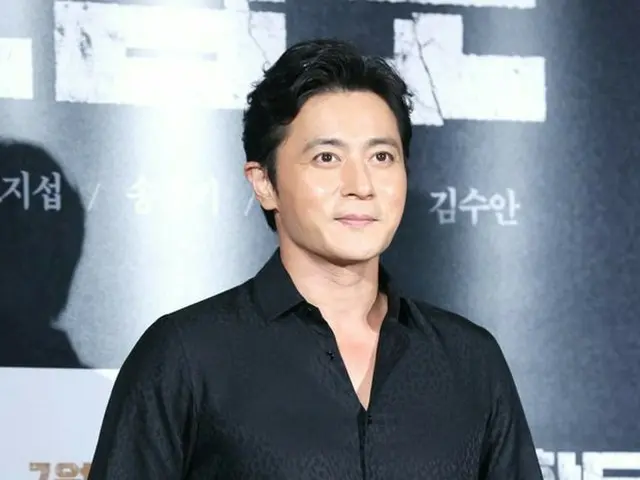 俳優チャン・ドンゴン、映画「軍艦島」VIP試写会に出席。