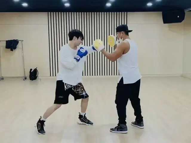 【T公式】BTS(防弾少年団)、ワンツー！ 
