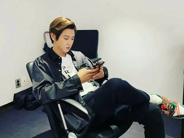 【G公式】EXO_チャンヨル(Chanyeol)、busy  prada   