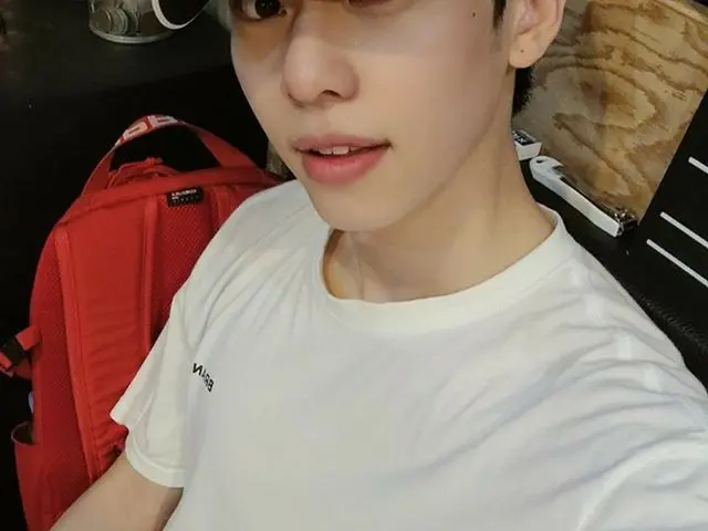 【G公式】AB6IX、今日ピクニックとき、ハードアベニューと遊びの練習もしました～～～～😁🙂🙃💜🌸   