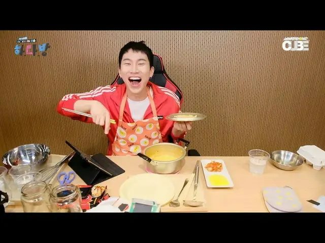 【公式】BTOB、BTOBのある部屋 #28銀が12時間生放送 - ドルリムパンが打ち上げた大きなボールのハイライト03   