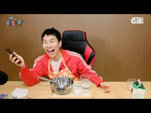 【公式】BTOB、BTOBのある部屋 #28銀が12時間生放送 - ドルリムパンが打ち上げた大きなボールのハイライト06   