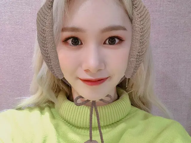 【t公式】EVERGLOW、[ #ミア]😝 