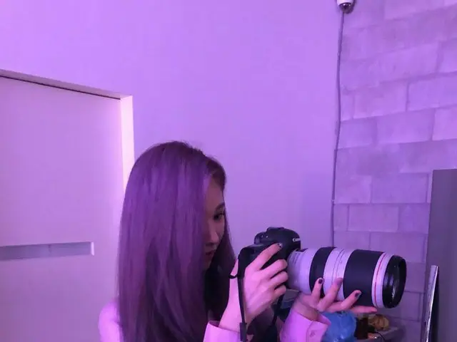 【t公式】EVERGLOW、[ #迷子]ウンジ前の写真大放出！😆😝見たいポエバー😍🥺 